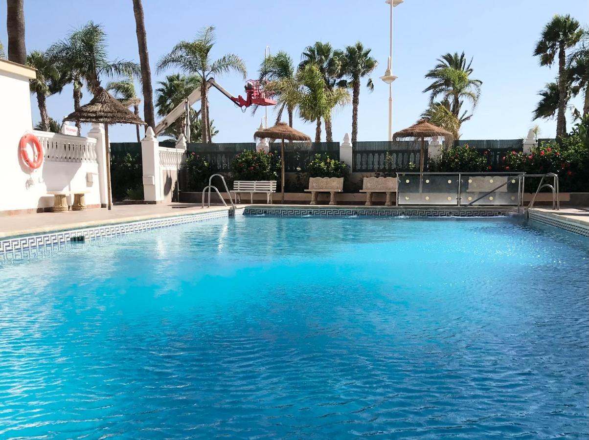 Apartamento 2 Dormitorios En Primera Linea De Playa San Cristobal Almuñécar المظهر الخارجي الصورة